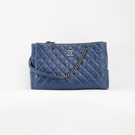 Chanel Shopper in Cracked Lambskin Leather Blue